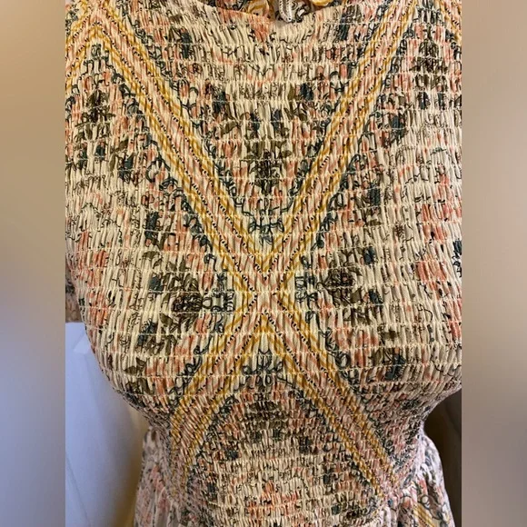 Coco + Jaimeson NWOT Smocked Peplum Blouse - Picture 6 of 7